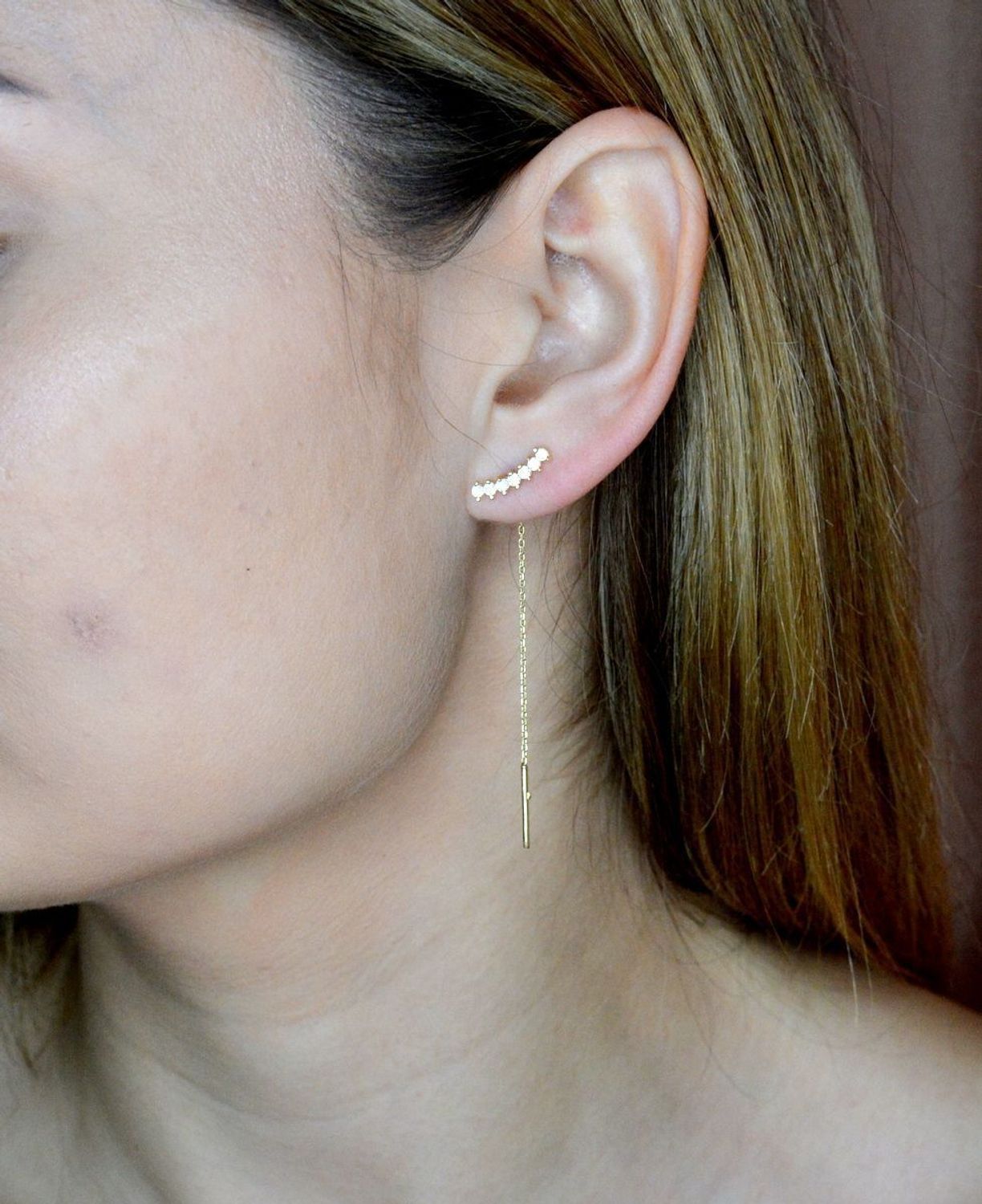 Złote kolczyki 585 przeciągane z cyrkoniami KL 8713 585. Eleganckie, złote kolczyki przeciągany łańcuszek z cyrkoniami. Idealne na prezent. Eleganckie, złote kolczyki przeciągane z cyrkoniami. Idealne na prezent dla ukochanej. Kolczy.jpg